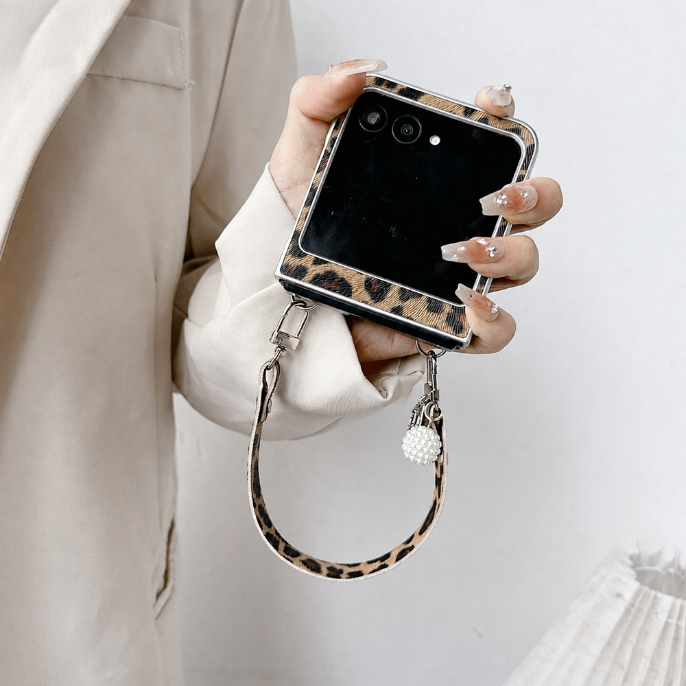 Leopard Print Folding Flip Pho - огляд і ціна Phone Accessories Men