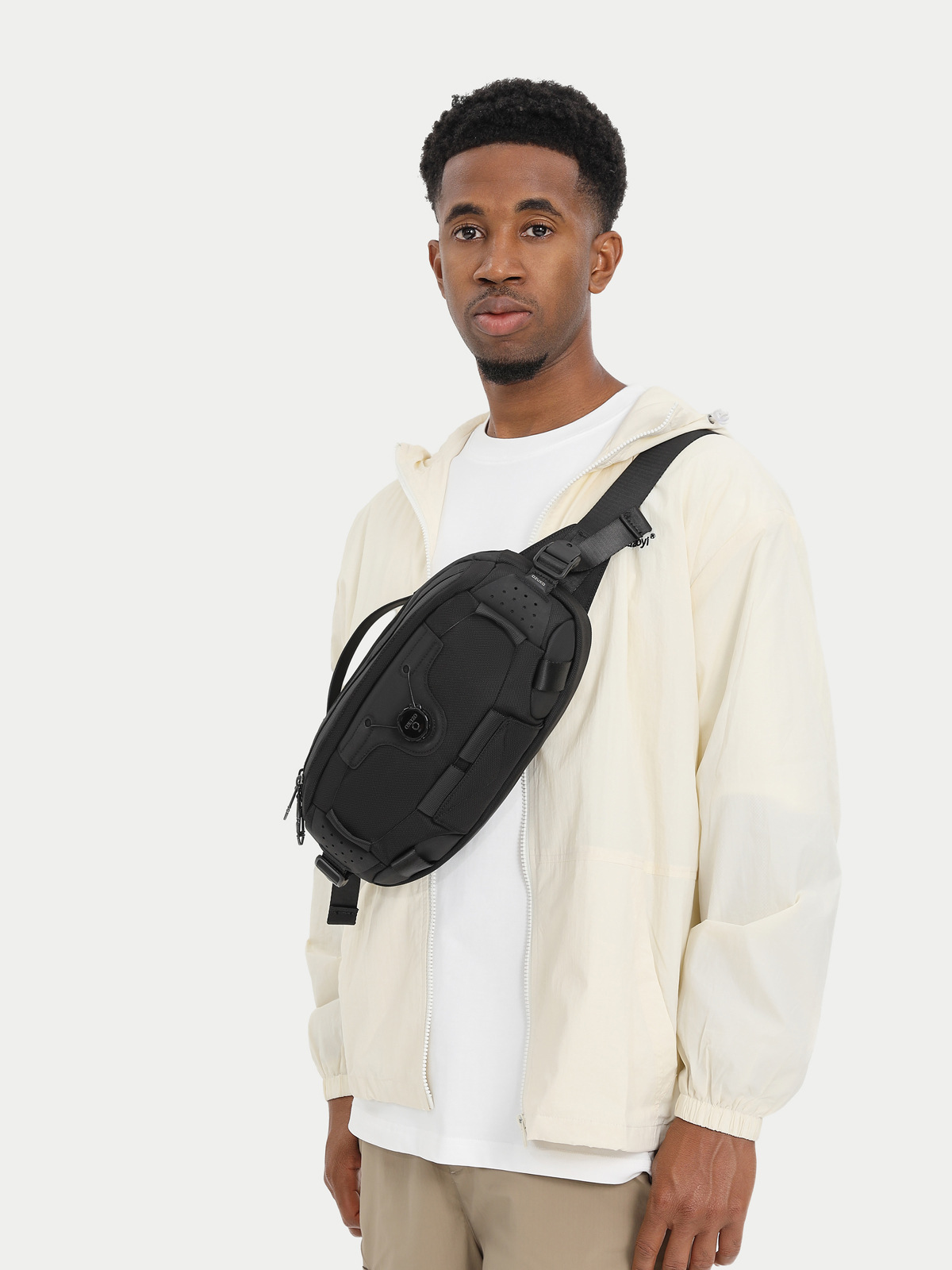 OZUKO Multi-function Chest Bag - огляд і ціна Phone Accessories Men